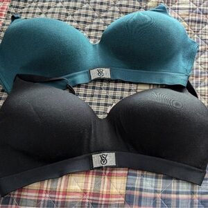 Victoria's Secret Teal and Black Strapless Seamless Bras